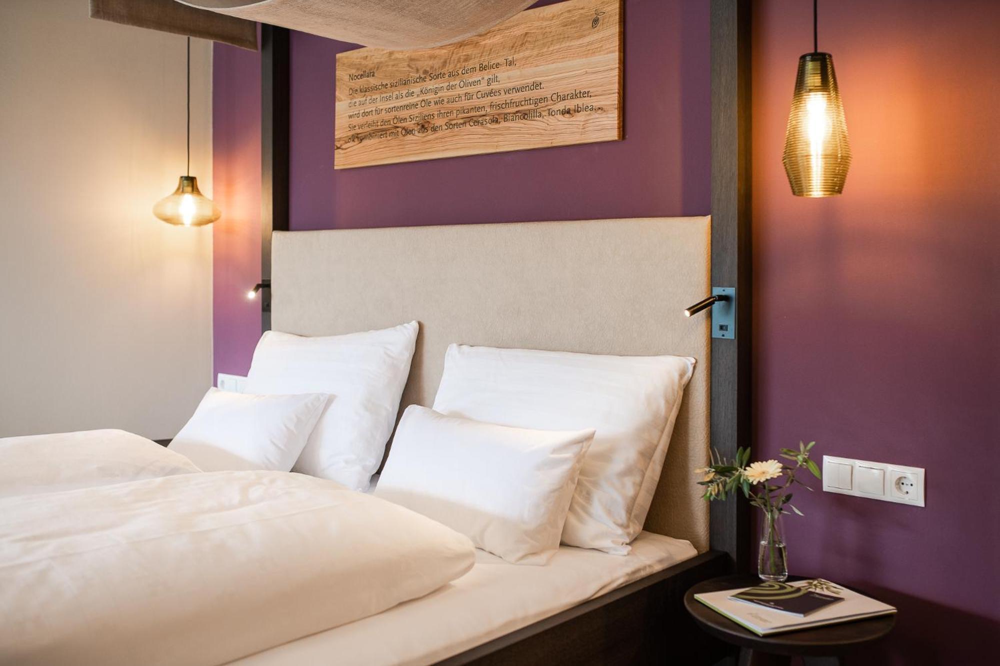 Oliven- & Genusshotel Hirzer Schenna Bilik gambar