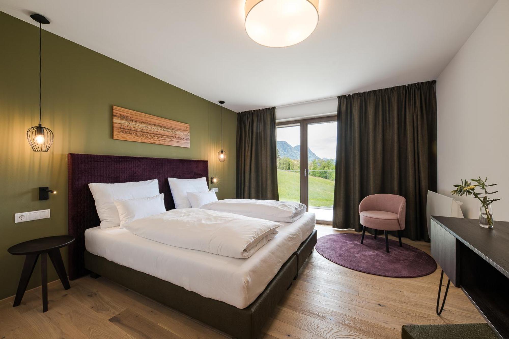 Oliven- & Genusshotel Hirzer Schenna Bilik gambar