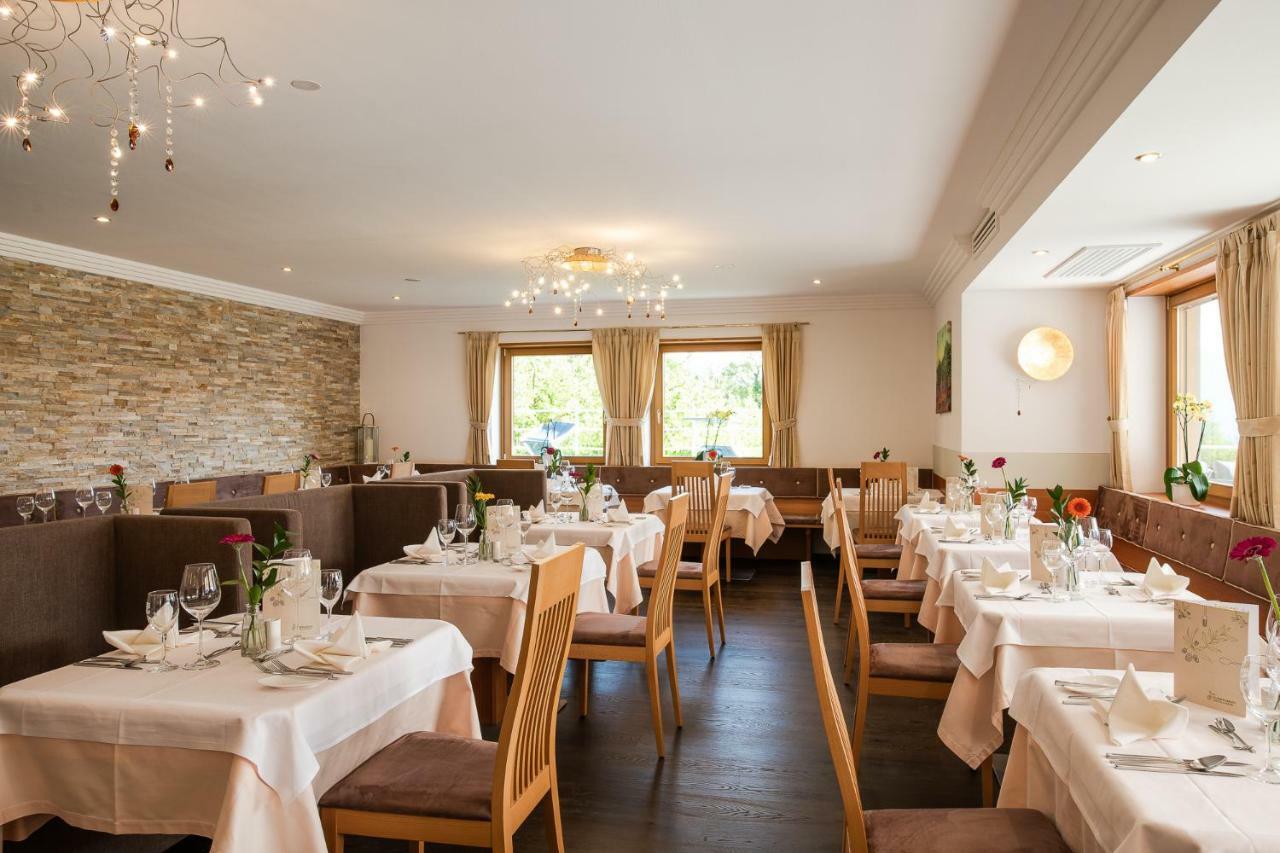Oliven- & Genusshotel Hirzer Schenna Luaran gambar